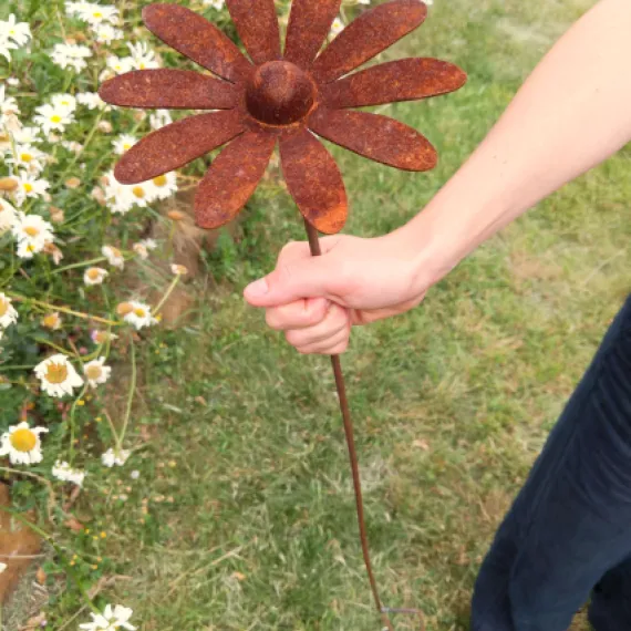 giant rusty rustic flower garden ornament sculpture art 