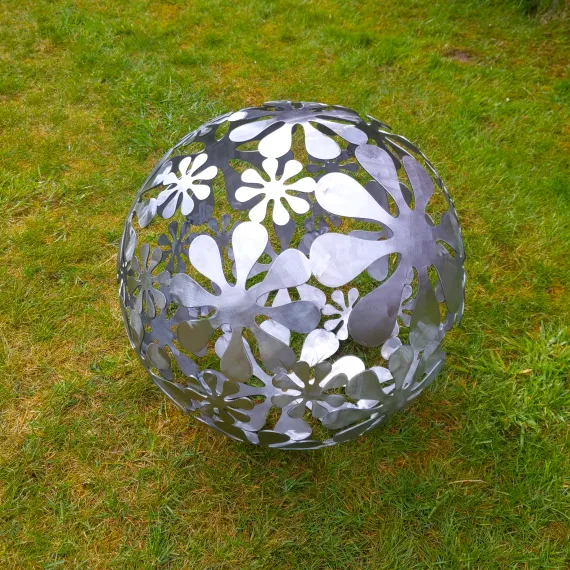 Rustic metal flower sphere sculpture garden ornament decoration